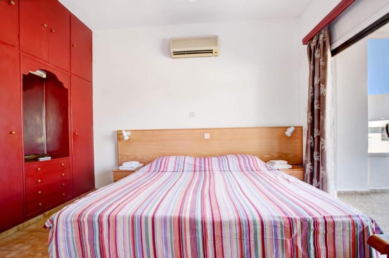 Karistos Apartament *
