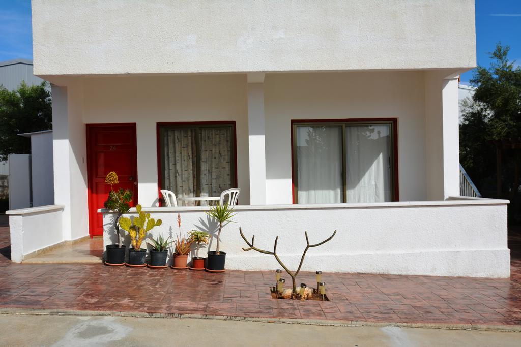 Apartament Karistos *