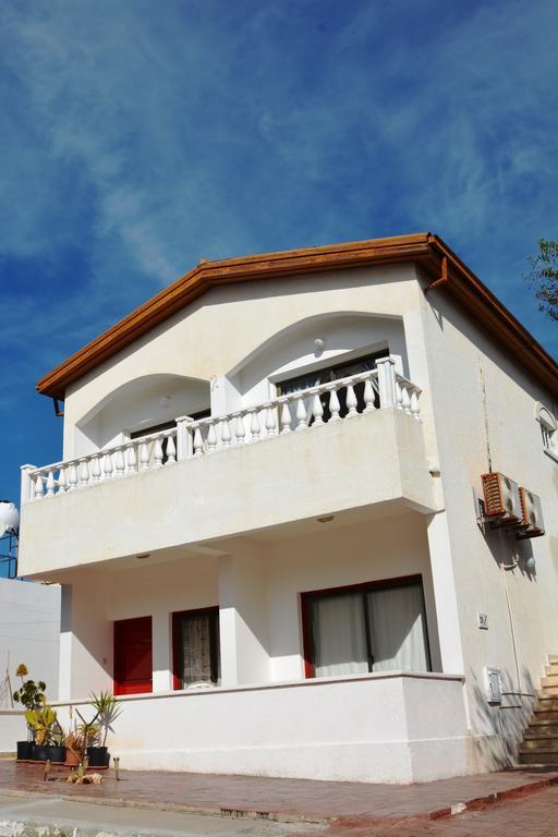 Karistos Apartament *